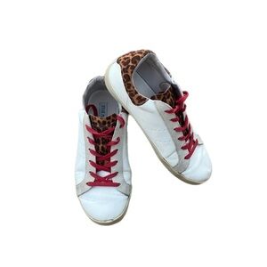 Steve Madden Billboard Casual White Shoes Leopard Details Womens Size 7.5